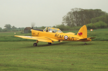 G-BNZC · De Havilland DHC-1 Chipmunk Mk22 · (EGTH)