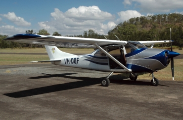 VH-DQF (18258105) 1967 Cessna 182K Skylane Skyaction