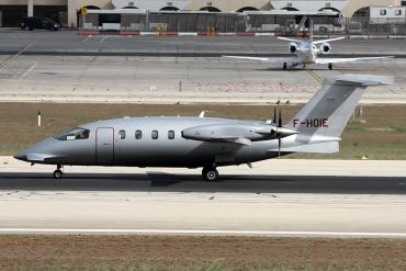 F-HOIE · Piaggio P-180 Avanti II · (MLA / LMML)