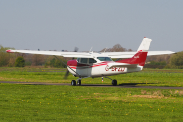 G-BFZD · Reims-Cessna FR182 Skylane RG · (EGCV)