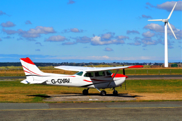 G-GYAV · Cessna 172N · (EGCK)