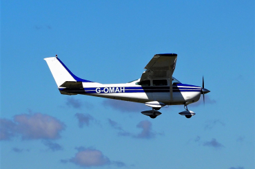 G-OMAH · Cessna 182H Skylane · (EGCK)