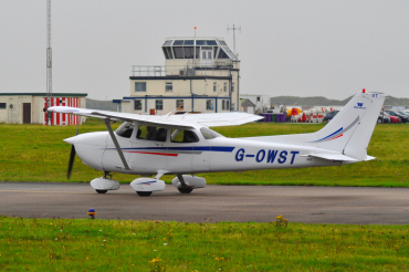 G-OWST (172S8163) 1999 Cessna 172S Skyhawk