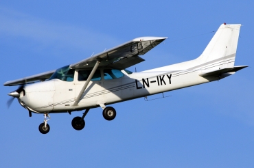 LN-IKY · Cessna 172P · (SVG / ENZV)
