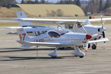 LN-ARS · Dyn'Aero MCR-01 · (SVG / ENZV)