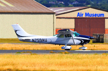 N759AU · Cessna 182Q Skylane · (EGCK)