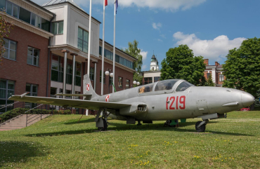 1219 · PZL-Mielec TS-11 Iskra · -