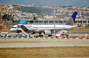 N17126 · Boeing 757-224 · (LIS / LPPT)