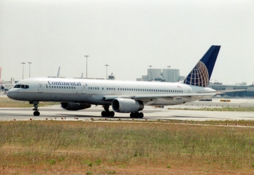 N19117 · Boeing 757-224 · (LIS / LPPT)