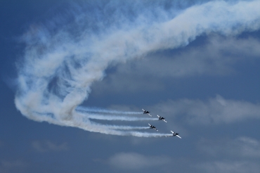 - · Yakovlev Yak-52 · ---