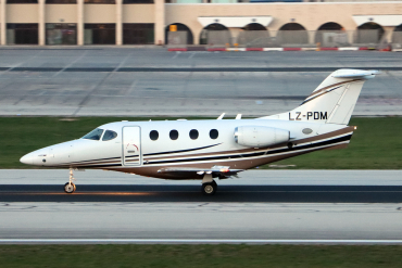 LZ-PDM · Raytheon 390 Premier · (MLA / LMML)