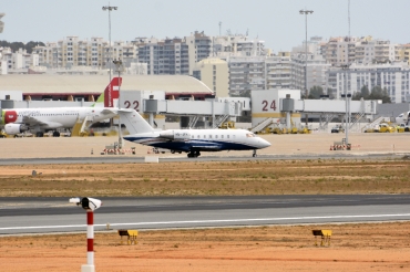 HB-JFA · Bombardier CL-600-2B16 Challenger 605 · (FAO / LPFR)