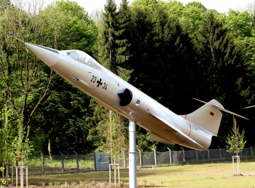24+17 · Lockheed RF-104G Starfighter · (FMM / EDJA)