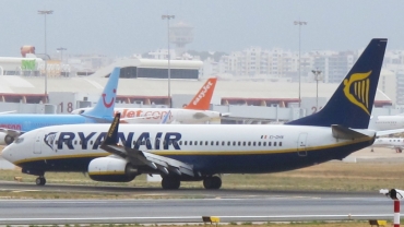 EI-DHN · Boeing 737-8AS(WL) · (FAO / LPFR)