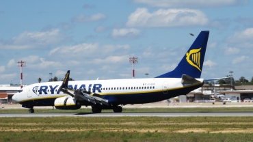 EI-EGB · Boeing 737-8AS(WL) · (FAO / LPFR)