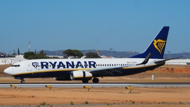 EI-EKH · Boeing 737-8AS(WL) · (FAO / LPFR)