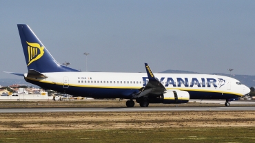 EI-EKM · Boeing 737-8AS(WL) · (FAO / LPFR)