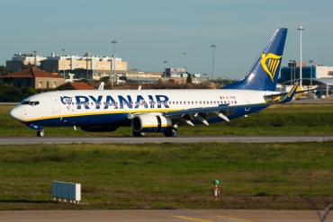 EI-FRS · Boeing 737-8AS(WL) · (OPO / LPPR)