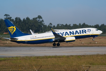 EI-FZD · Boeing 737-8AS(WL) · (OPO / LPPR)