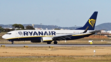 EI-FZH · Boeing 737-8AS(WL) · (FAO / LPFR)