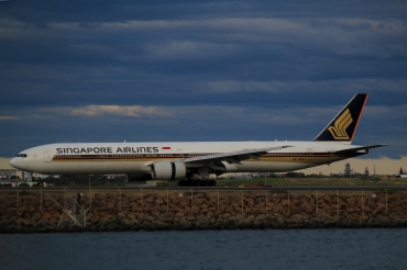 9V-SYH · Boeing 777-312 · (SYD / YSSY)