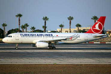 TC-JPH · Airbus A320-232 · (MLA / LMML)