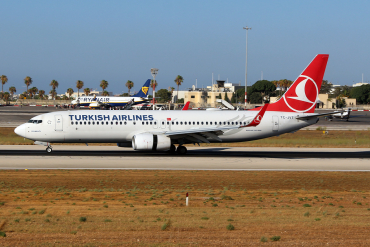 TC-JVT · Boeing 737-8F2(WL) · (MLA / LMML)