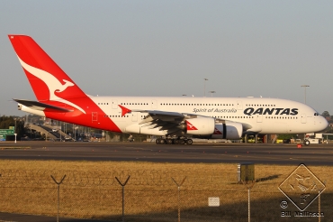 VH-OQB · Airbus A380-842 · (SYD / YSSY)
