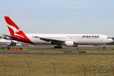VH-OGT · Boeing 767-338/ER · (SYD / YSSY)