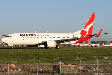 VH-VZY · Boeing 737-838(WL) · (SYD / YSSY)