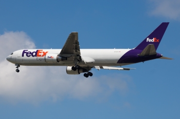 N112FE · Boeing 767-3S2F/ER · (SIN / WSSS)