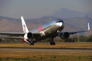 N422LA · Boeing 767-346F(ER)(WL) · (SCL / SCEL)