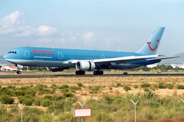 G-OBYE · Boeing 767-304/ER · (FAO / LPFR)