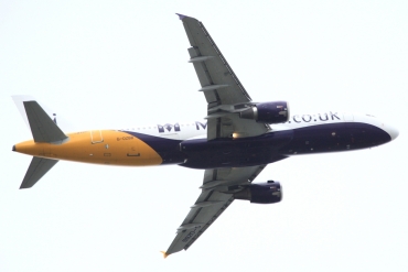 G-OZBB · Airbus A320-212 · (FCO / LIRF)