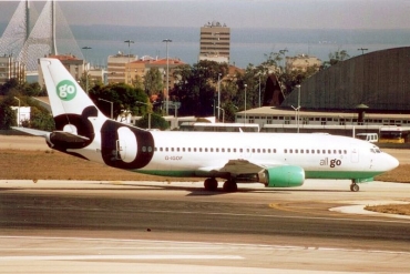 G-IGOF · Boeing 737-3Q8 · (LIS / LPPT)