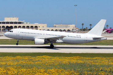 ES-SAQ · Airbus A320-214 · (MLA / LMML)