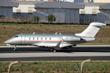 9H-VCO · Bombardier BD-100-1A10 Challenger 350 · (MLA / LMML)