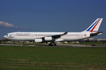 F-RAJB · Airbus A340-211 · (LIS / LPPT)