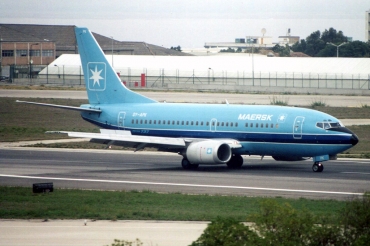 OY-APK · Boeing 737-5L9 · (LIS / LPPT)