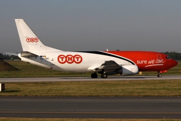 OO-TNC · Boeing 737-301(BDSF) · (WAW / EPWA)