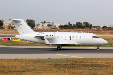M-ABGS · Bombardier CL-600-2B16 Challenger 605 · (MLA / LMML)