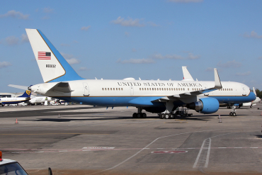98-0002 · Boeing C-32A · (MLA / LMML)
