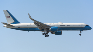 09-0015 · Boeing C-32A · (PUS (RKPK)