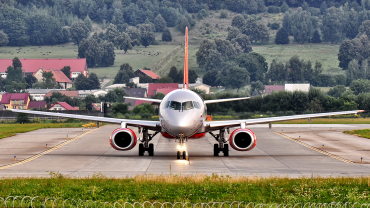 RA-89009 · Sukhoi Superjet 100-95B · (KRK / EPKK)