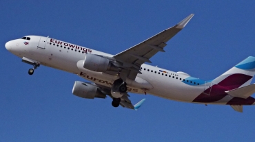 D-AEWP · Airbus A320-214(WL) · (FAO /LPFR)