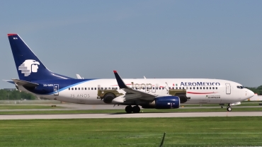 XA-MIA · Boeing 737-852 · (YUL / CYUL)