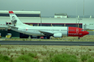 LN-KKI · Boeing 737-3K2 · (FAO / LPFR)