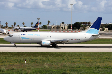 OE-IBL · Boeing 737-490(SF) · (MLA / LMML)