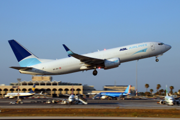 OE-IXH · Boeing 737-8AS(BCF)(WL) · (MLA / LMML)