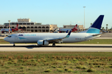 OE-LVE · Boeing 737-85R(BCF)(WL) · (MLA / LMML)